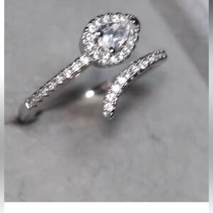 Elegant Silver  diamond Teardrop snake Ring Sz 8